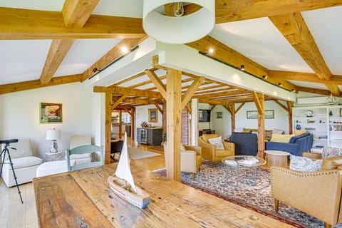 Spacious Kennebunkport Home w/ View, 2 Mi to Beach House in Goose Rocks Beach