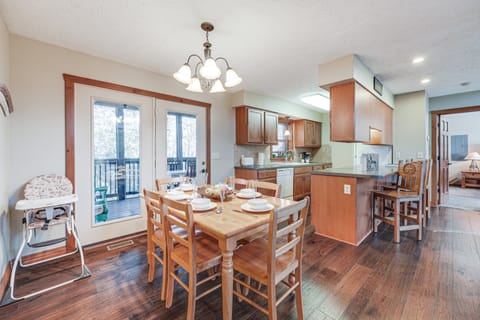 Families Welcome! Branson Resort-Style Getaway House in Indian Point