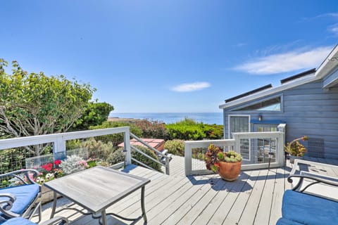 Oceanfront Irish Beach 'Sea Haven' Home w/ Hot Tub House in Mendocino County