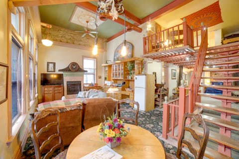 Saugatuck Retreat in Historic Downtown! Apartment in Saugatuck