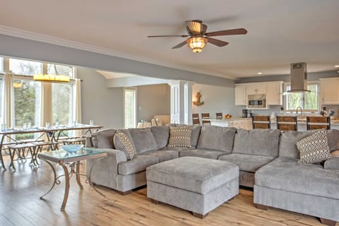 Monticello Home w/ Multi-Level Deck on 2 Acres! House in Lake Cumberland