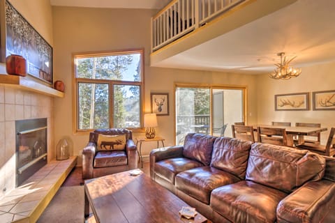 Walk to Lifts! Chimney Ridge Townhome w/ Hot Tub Apartment in Breckenridge