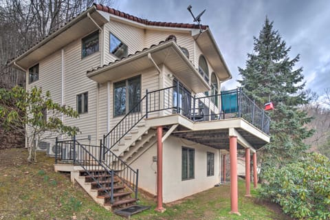 Secluded Home w/ Views in Burnsville: Hike & Ski! House in Tennessee