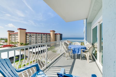 Walk to Redington Beach: Gulf-View Retreat Apartment in Redington Shores