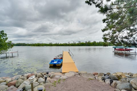 Dock, Kayaks & Fire Pit: Solon Springs Lake Escape House in Solon Springs