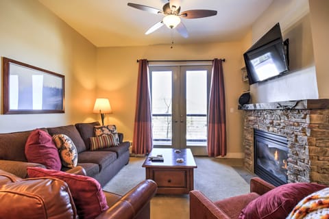 Ski-In/Ski-Out Access: Mtn-View Granby Condo! Apartment in Granby