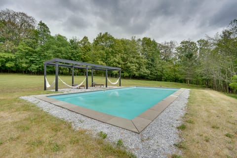 Gorgeous Victorian-Style House w/ Hilltop Pool! Villa in Vermont