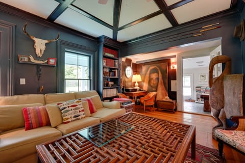 Gorgeous Victorian-Style House w/ Hilltop Pool! Villa in Vermont