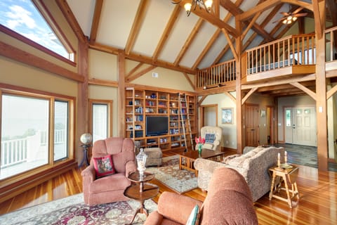 Lake View Champlain Home w/ Hot Tub & Sauna! House in Georgia