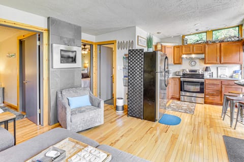 Scenic Lead Cabin: Steps to Terry Peak Ski Area! House in North Lawrence