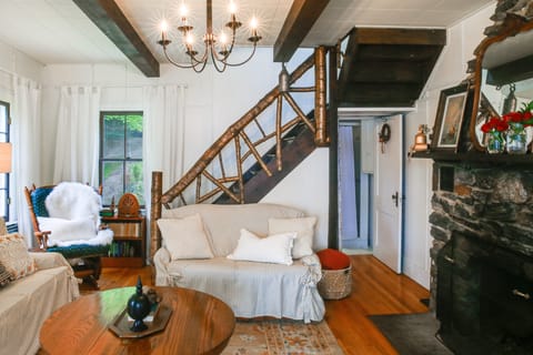 Authentic 1912 Adirondack Lake Camp w/ Fire Pit House in Capital District, NY, USA