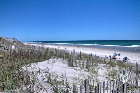 Updated Family Getaway: Walk to Sea Haven Beach! House in North Topsail Beach
