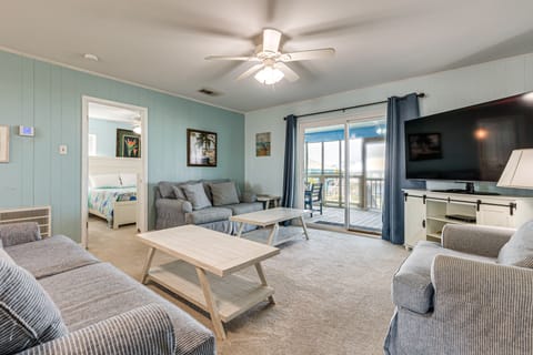 Waterfront Dauphin Island Home w/ Deck & Boat Dock House in Dauphin Island