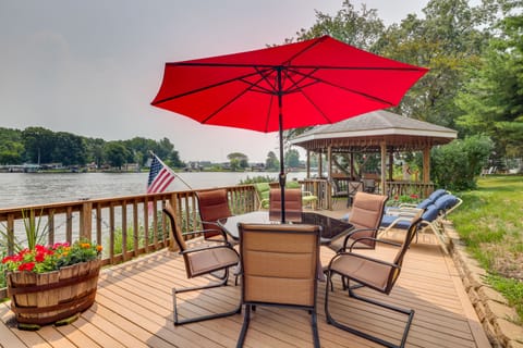 Waterfront Monticello Home w/ Fire Pit & Deck! House in Indiana