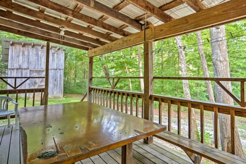 Rustic Taswell Cabin: Grill + Walk to Patoka Lake! House in Indiana