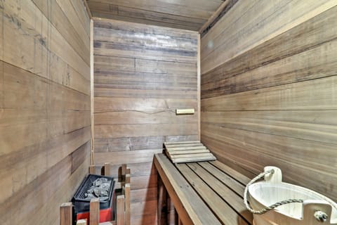 All-Season Base w/ Views in Beech Mountain! Apartment in Beech Mountain