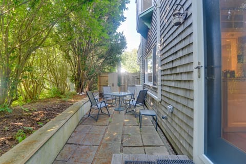 Stroll to Commercial St! Coastal Retreat w/ Patio Apartment in Provincetown