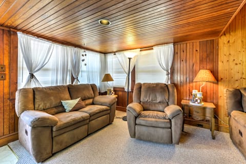 Breezy Ship Bottom House w/ Yard + Beach Access! House in Ship Bottom