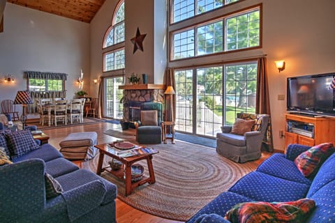 Waterfront Vandalia House w/ Dock on Donnell Lake! House in Michigan