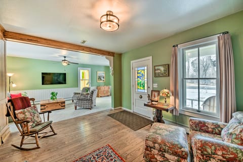 Charming Buena Vista Creekside Home: Walk to Main! House in Buena Vista