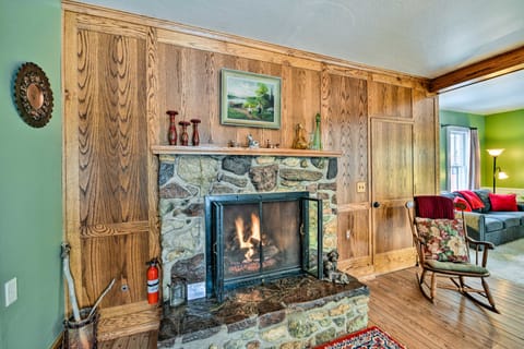 Charming Buena Vista Creekside Home: Walk to Main! House in Buena Vista