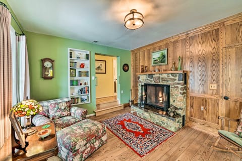 Charming Buena Vista Creekside Home: Walk to Main! House in Buena Vista