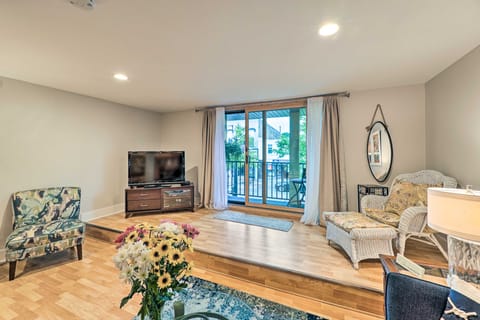 Downtown Grand Haven Apt < 1 Mi to Lake Michigan Apartment in Grand Haven