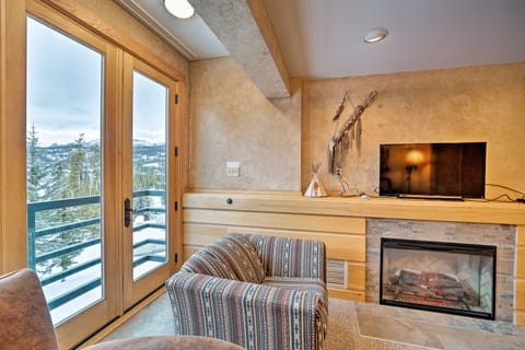 Big Sky Condo w/ Mountain Views, Hike, Ski & Fish! Apartment in Big Sky