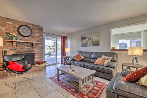 Sun Deck, Hot Tub! Lakefront Tempe House House in Tempe