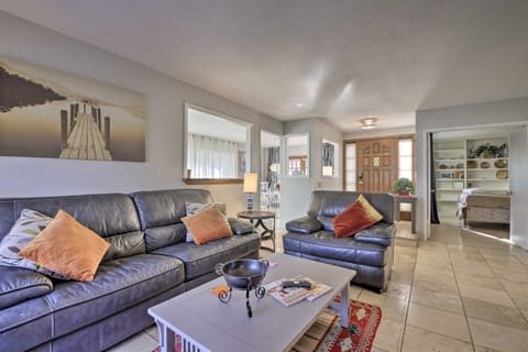 Sun Deck, Hot Tub! Lakefront Tempe House House in Tempe