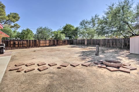 Renovated Tucson Gomez Casita w/ Yard < 7 Mi to DT House in Tucson