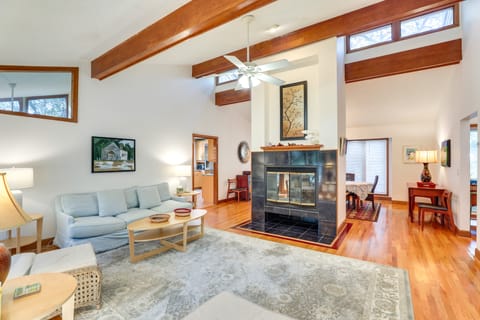 Spacious Kiawah Island Home w/ Deck, Walk to Beach House in Kiawah Island