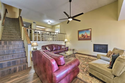 Ruidoso Condo w/ Mountain Views - Walk to Downtown Apartment in Ruidoso