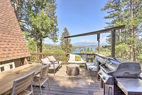 A-Frame Home w/ 3 Decks & Lake Arrowhead Views! House in Lake Arrowhead