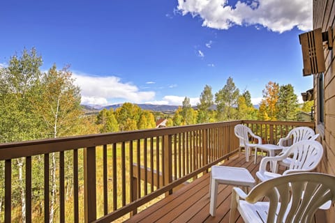 7 Mi to Slopes! Mtn-View Silverthorne Resort Hub Apartment in Wildernest
