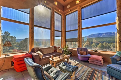Peaceful New Mexico Retreat w/ Panoramic Mtn Views House in New Mexico