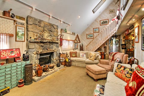 West Dover Vacation Rental w/ Hot Tub Near Mt Snow House in West Dover