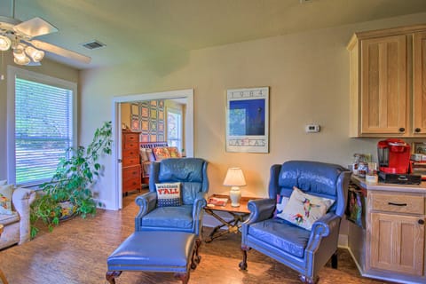 Cozy Texas Retreat w/ Patio, Grill & Fire Pit! Apartment in Rio Grande