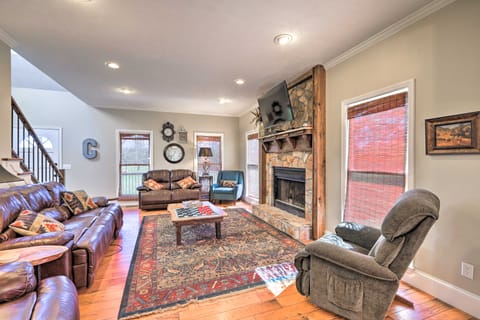 Pine Mountain Valley House w/ Pool & Grill! House in Georgia