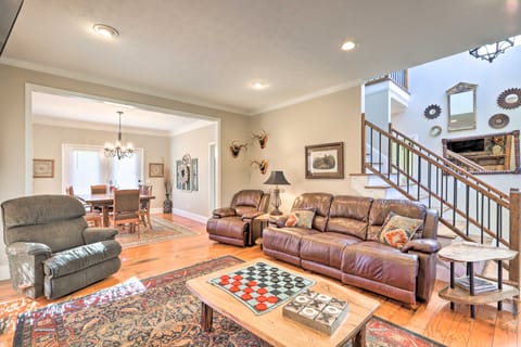 Pine Mountain Valley House w/ Pool & Grill! House in Georgia