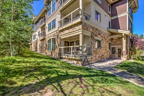 Walk to Ski Slopes & Main St: Cozy Breck Condo! Apartment in Breckenridge