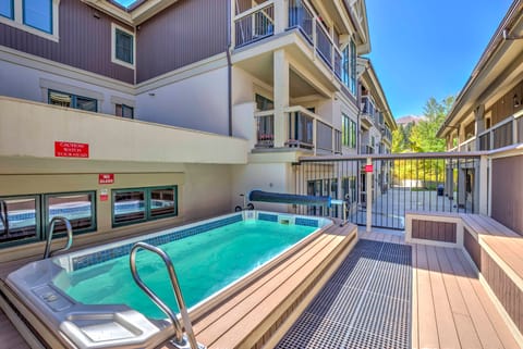 Walk to Ski Slopes & Main St: Cozy Breck Condo! Apartment in Breckenridge