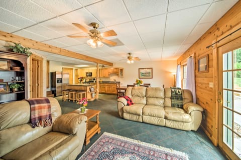 Rustic Keosauqua Gem: Fire Pit & Lake Sugema Views Apartment in Iowa