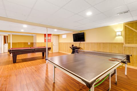 Pocono Retreat: Access to Community Lake & Beach! House in Tunkhannock Township