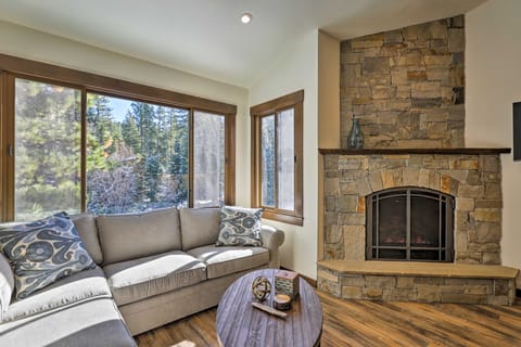 Walk to Ski Shuttle: Truckee Condo w/ Hot Tub Apartment in Northstar Drive