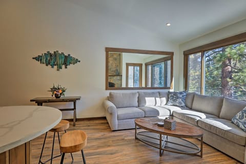 Walk to Ski Shuttle: Truckee Condo w/ Hot Tub Apartment in Northstar Drive