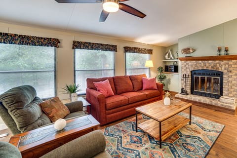 1 Mi to Lake Texoma! Family Home in Woodsy Setting House in Lake Texoma