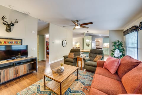 1 Mi to Lake Texoma! Family Home in Woodsy Setting House in Lake Texoma