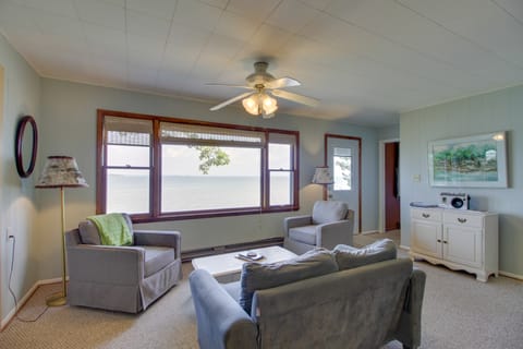 Pelican Lake Cabin: Private Beach + Scenic Sunsets House in Minnesota