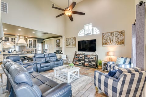 Steps from Gulf: Freeport Home w/ Water Views House in Alvin